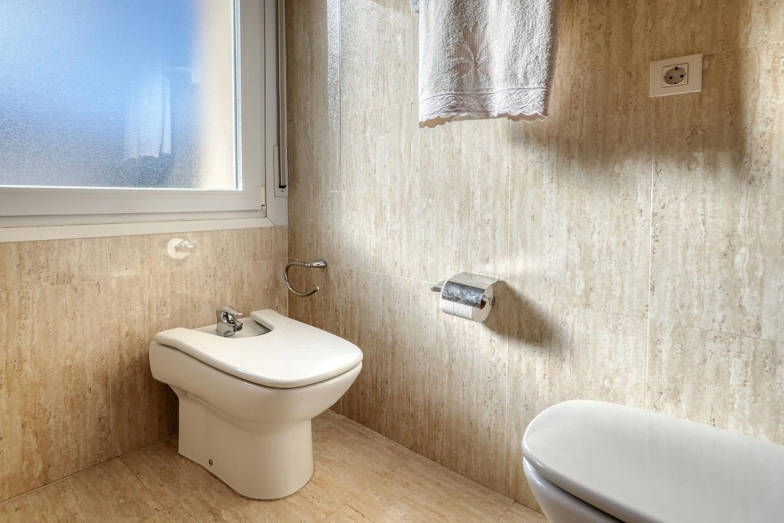 2 bedroom Flat for sale in Roses with garage - € 295,000 (Ref: 9700131)