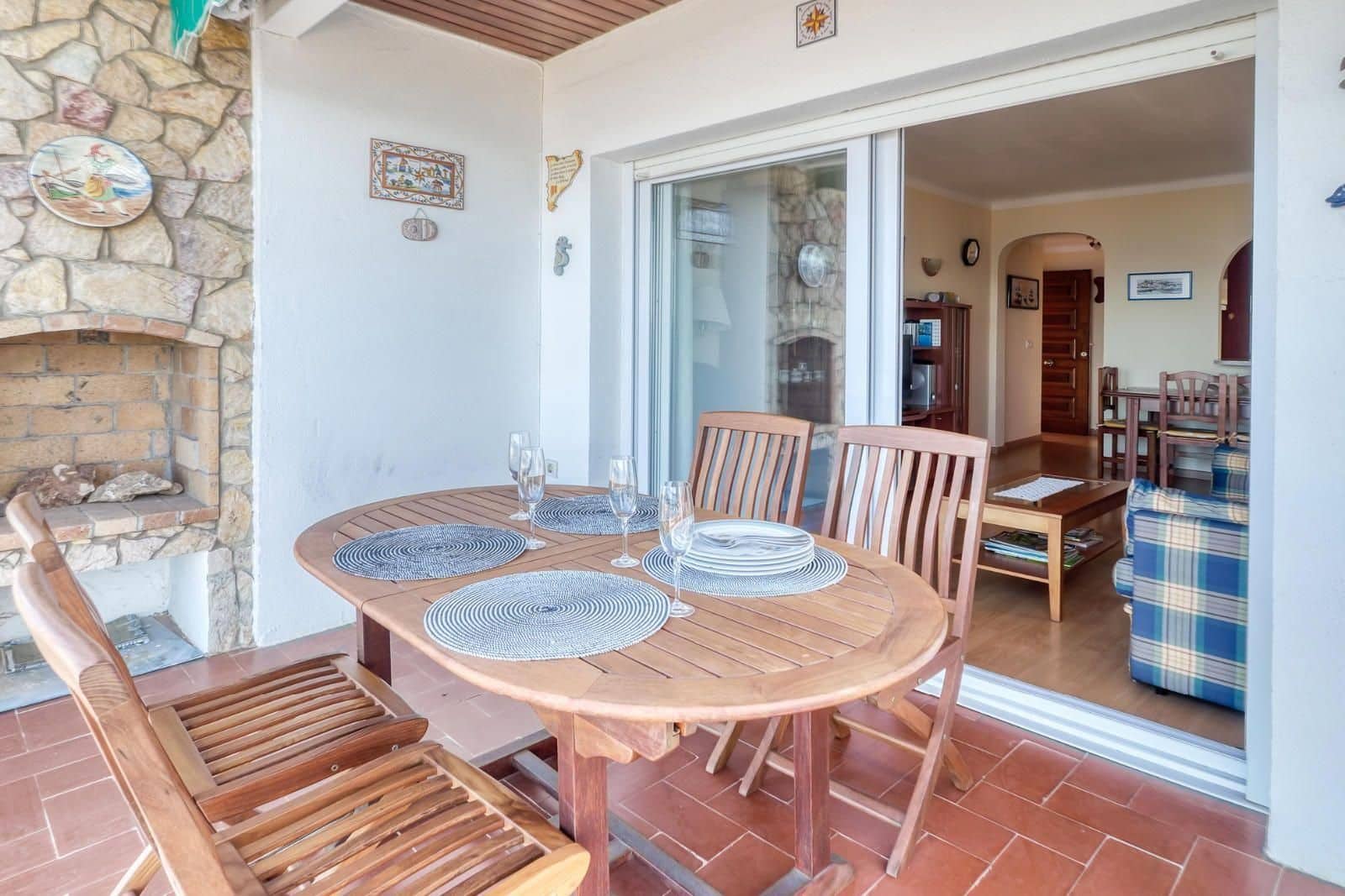 2 bedroom Flat for sale in Roses with garage - € 295,000 (Ref: 9700131)