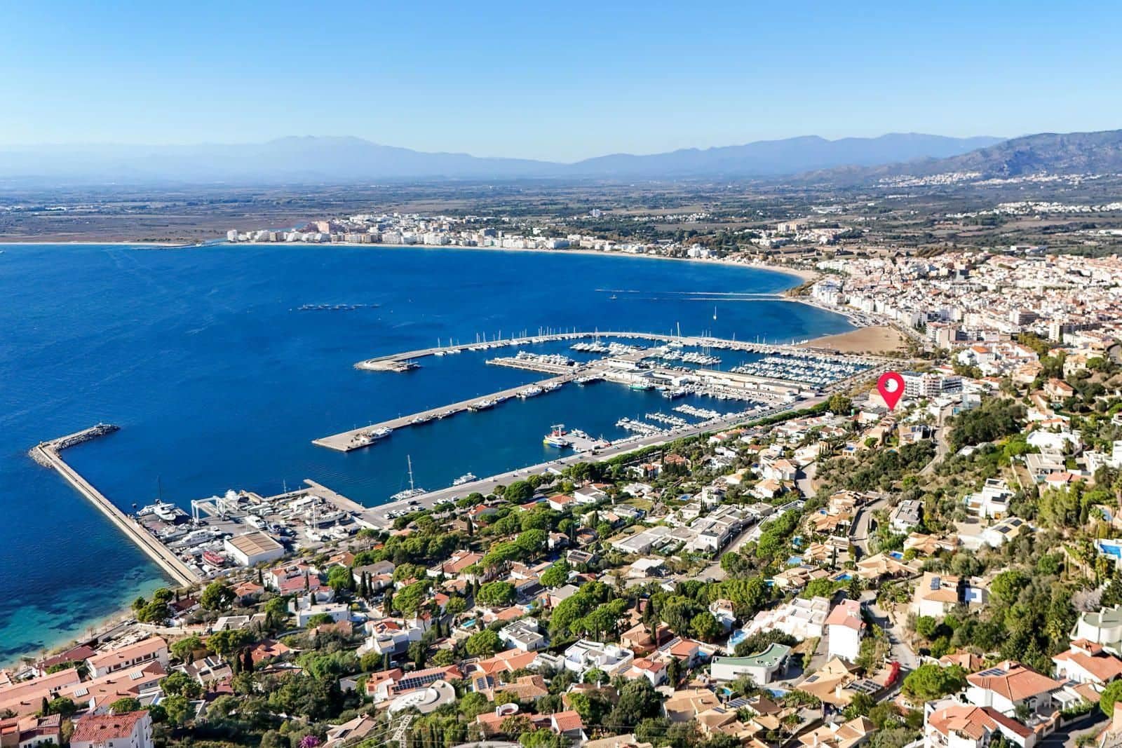 2 bedroom Flat for sale in Roses with garage - € 295,000 (Ref: 9700131)