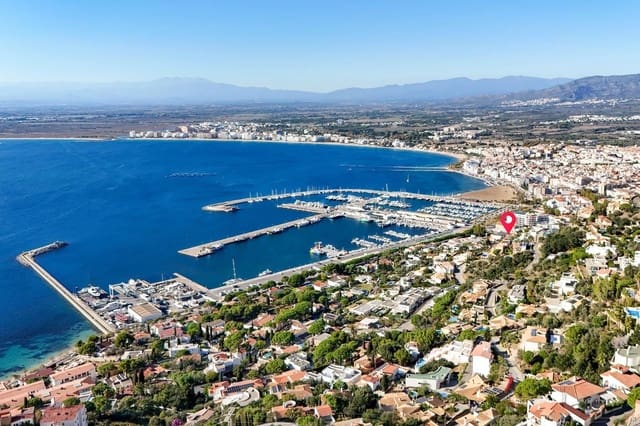 2 soverom Leilighet til salgs i Roses med garasje - € 295 000 (Ref: 9700131)