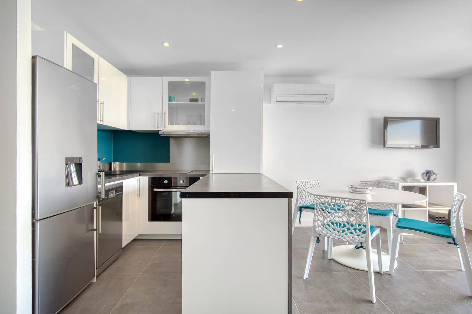 1 bedroom Flat for sale in Roses with garage - € 399,000 (Ref: 9708023)