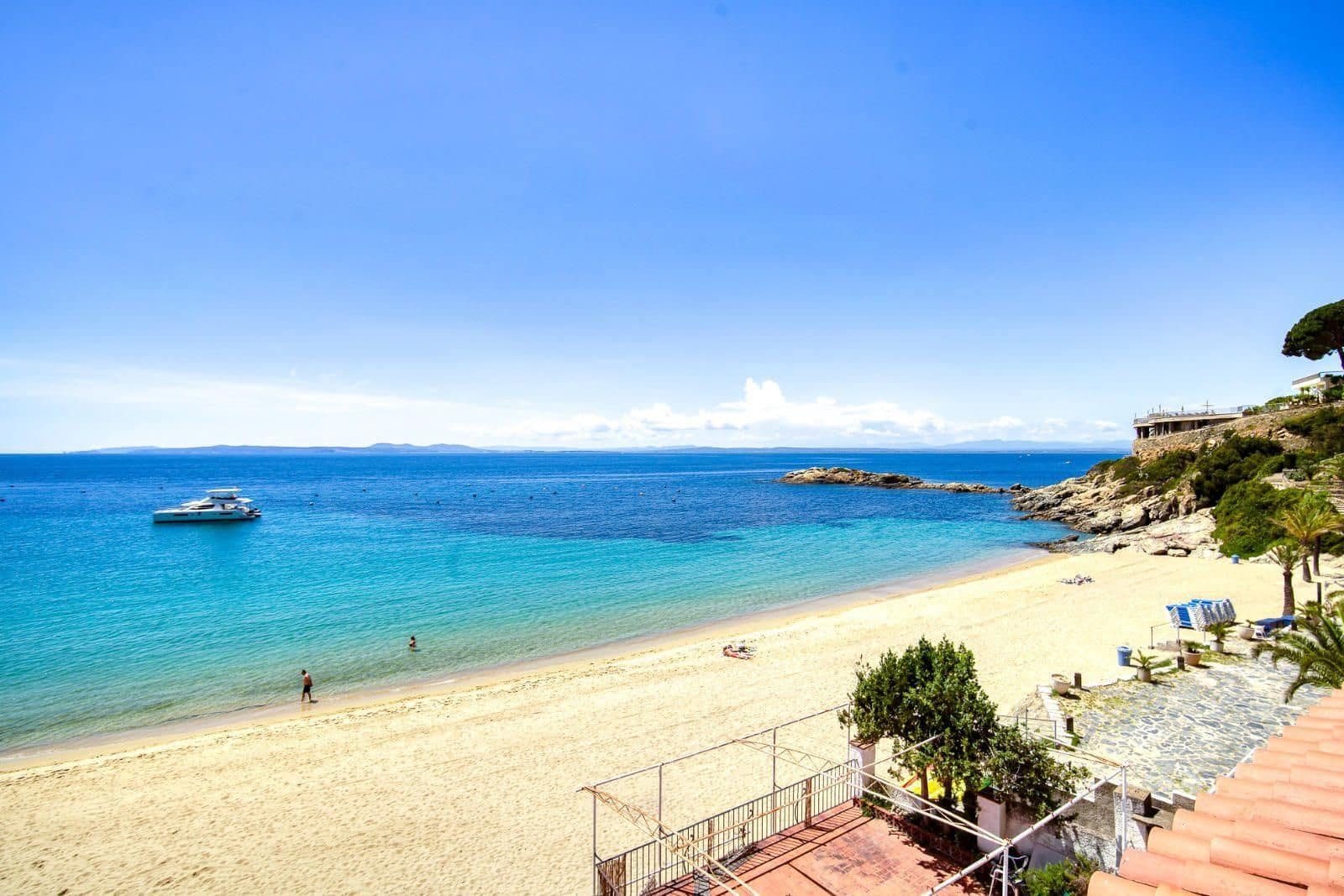 1 bedroom Flat for sale in Roses with garage - € 399,000 (Ref: 9708023)