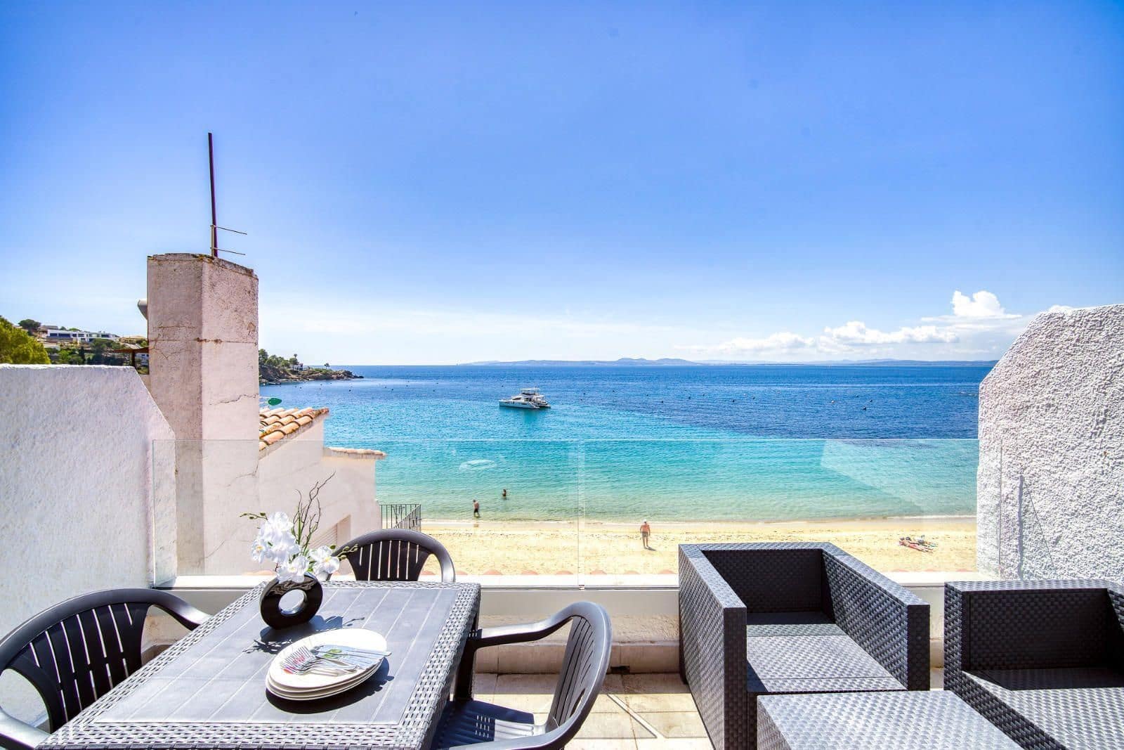 1 bedroom Flat for sale in Roses with garage - € 399,000 (Ref: 9708023)