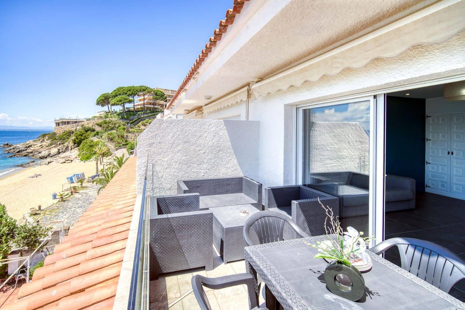 1 bedroom Flat for sale in Roses with garage - € 399,000 (Ref: 9708023)