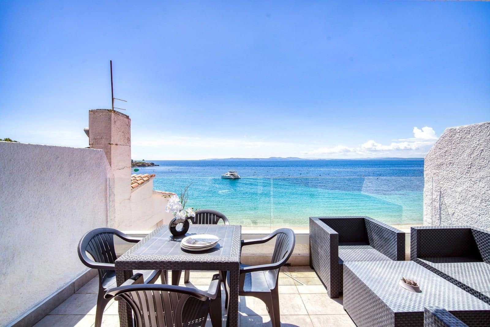 1 bedroom Flat for sale in Roses with garage - € 399,000 (Ref: 9708023)