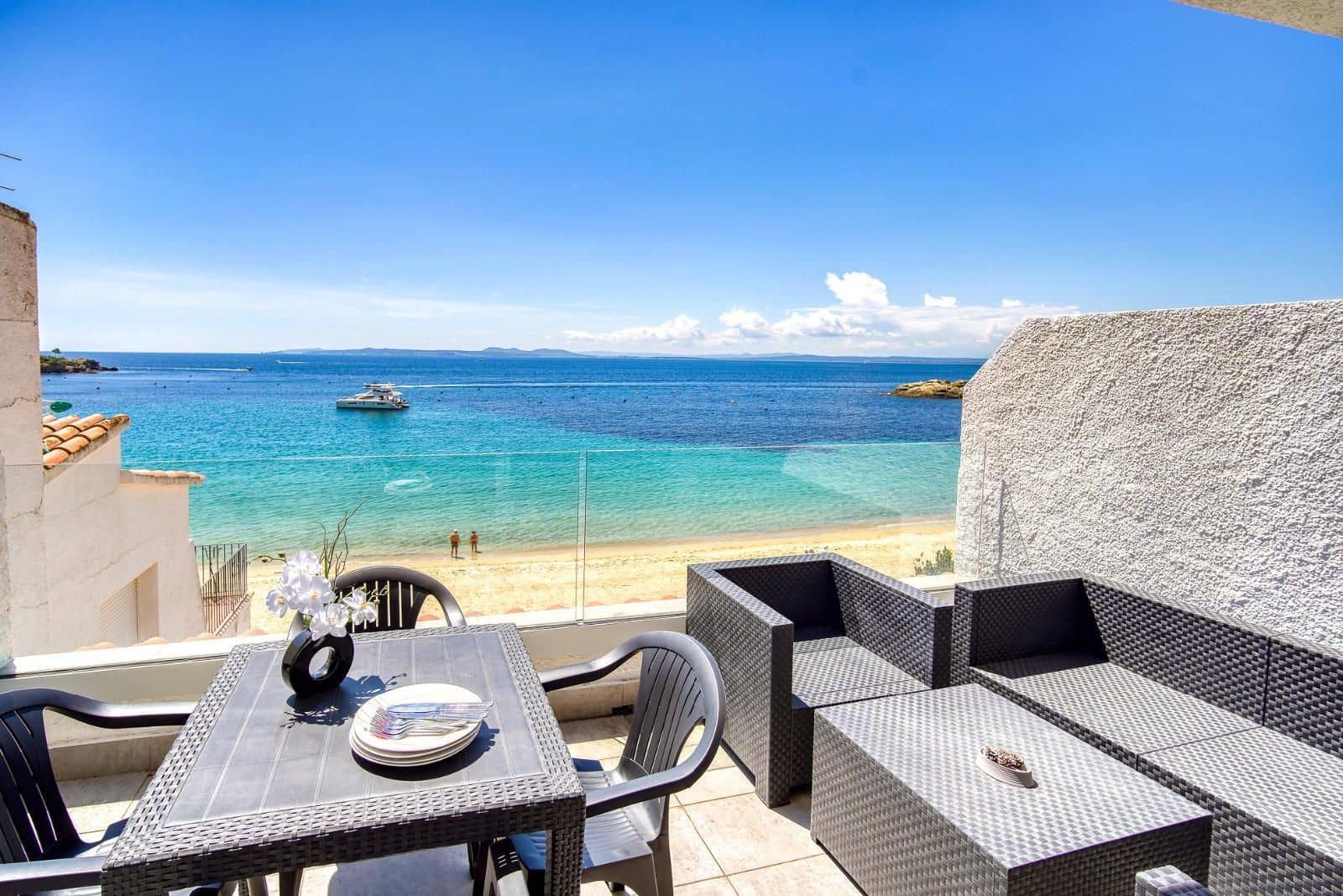 1 bedroom Flat for sale in Roses with garage - € 399,000 (Ref: 9708023)