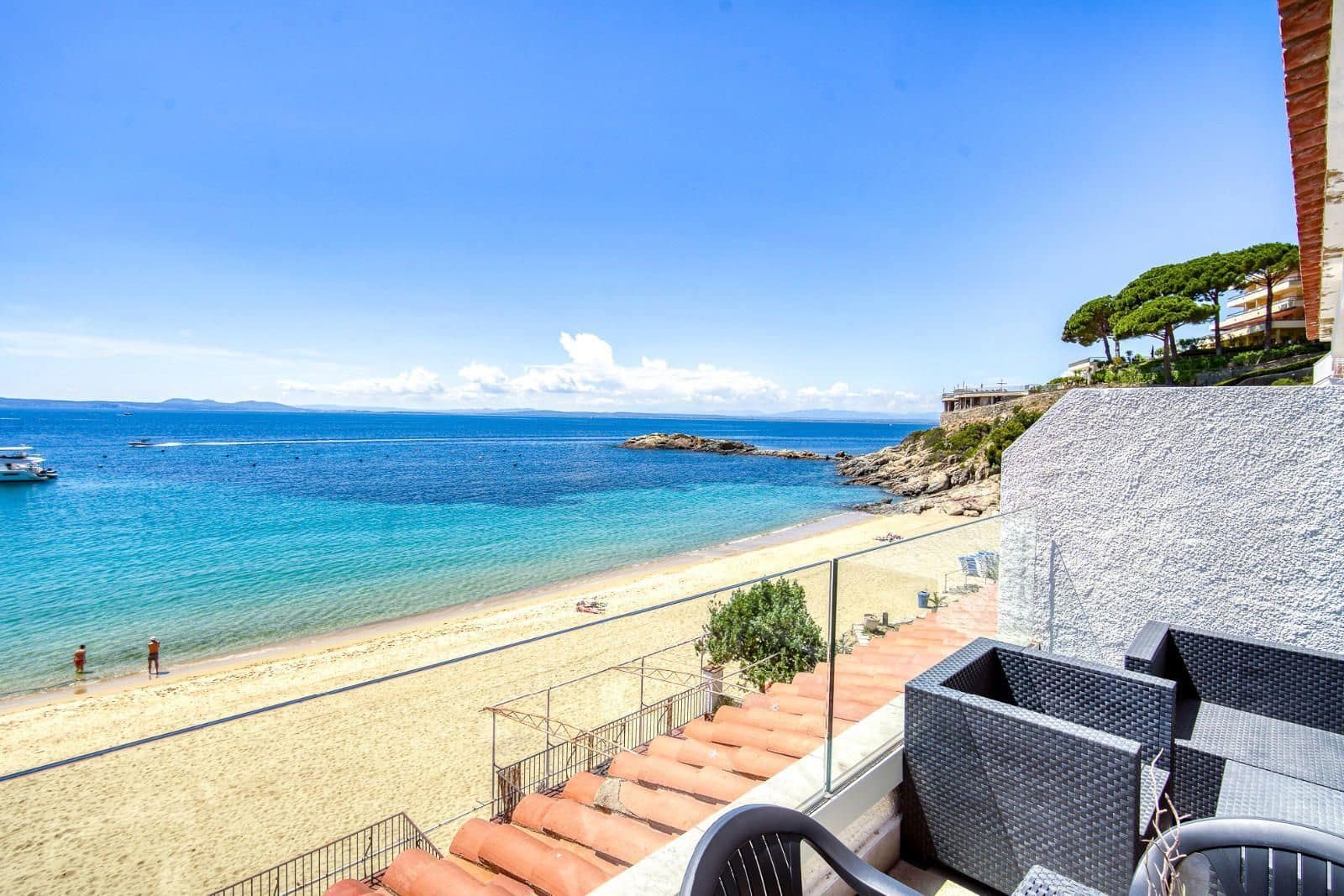 1 bedroom Flat for sale in Roses with garage - € 399,000 (Ref: 9708023)