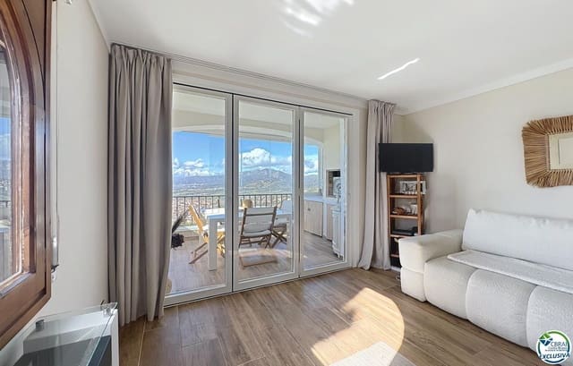 Piso de 1 habitación en Roses en venta con piscina garaje - 205.000 € (Ref: 9708024)