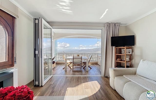 Piso de 1 habitación en Roses en venta con piscina garaje - 205.000 € (Ref: 9708024)