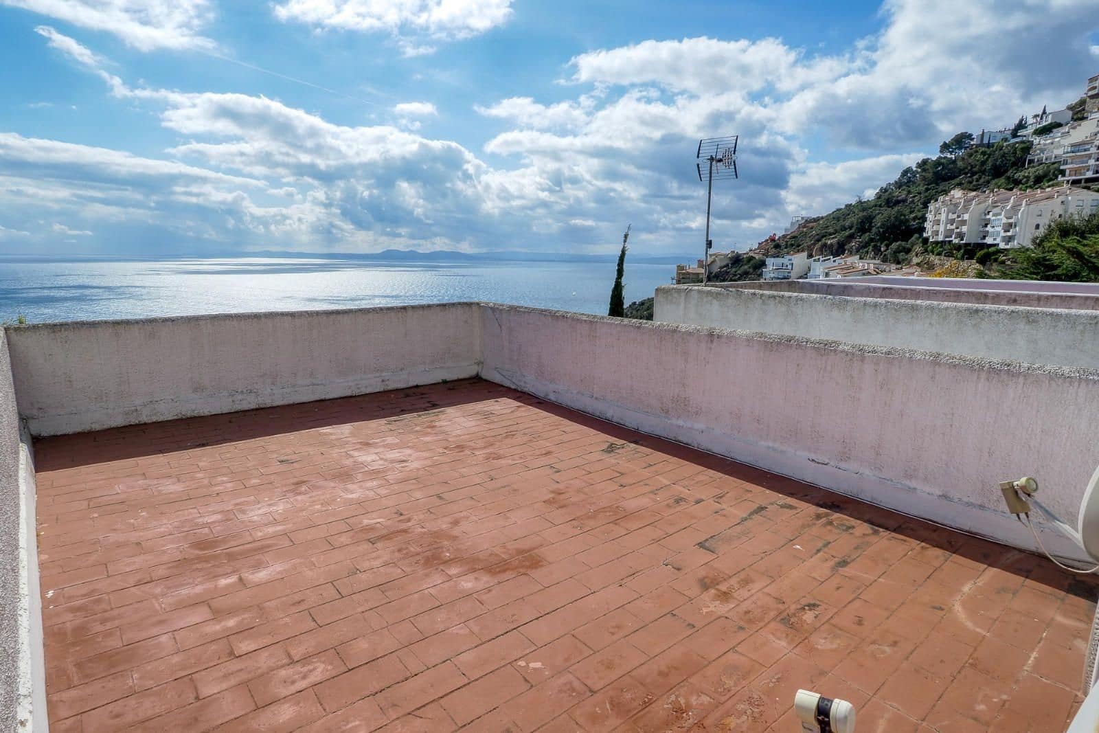 2 soverom Hus til salgs i Roses med svømmebasseng garasje - € 315 000 (Ref: 9713578)