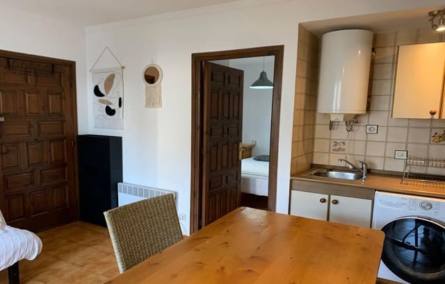 1 makuuhuone Asunto myytävänä paikassa Roses mukana uima-altaan 
autotalli - 139 000 € (Ref: 9714020)