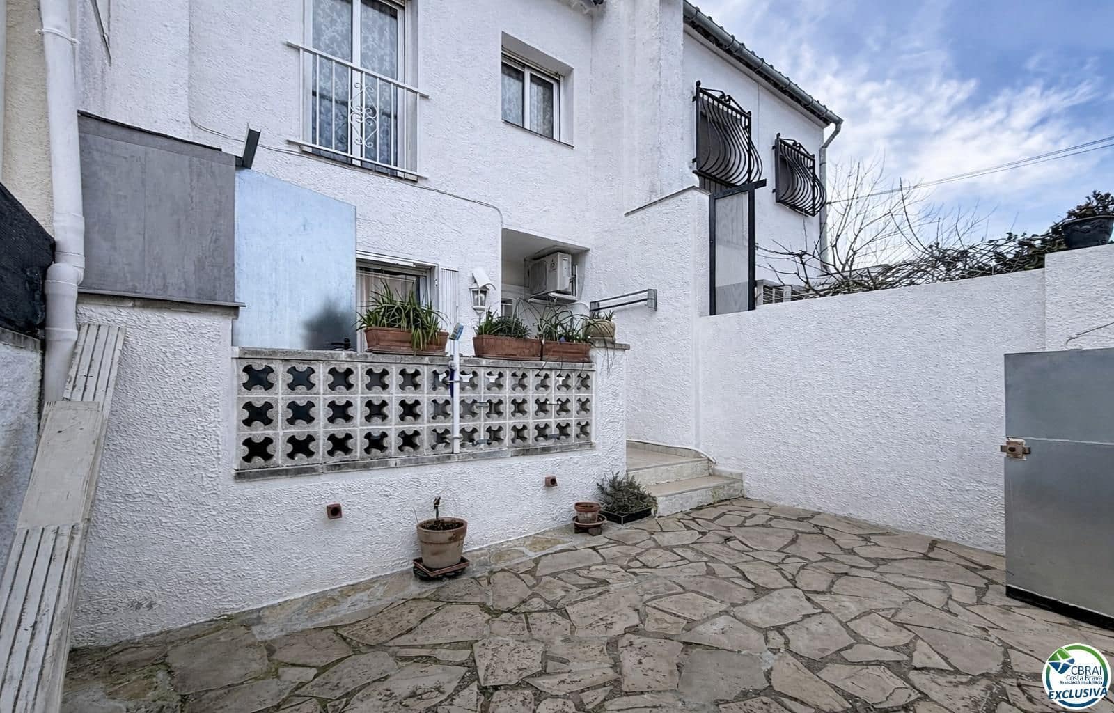 2 soverom Villa til salgs i Empuriabrava med svømmebasseng - € 179 000 (Ref: 9714268)