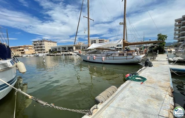 Garage for sale in Santa Margarida, Roses - € 85,000 (Ref: 9714271)