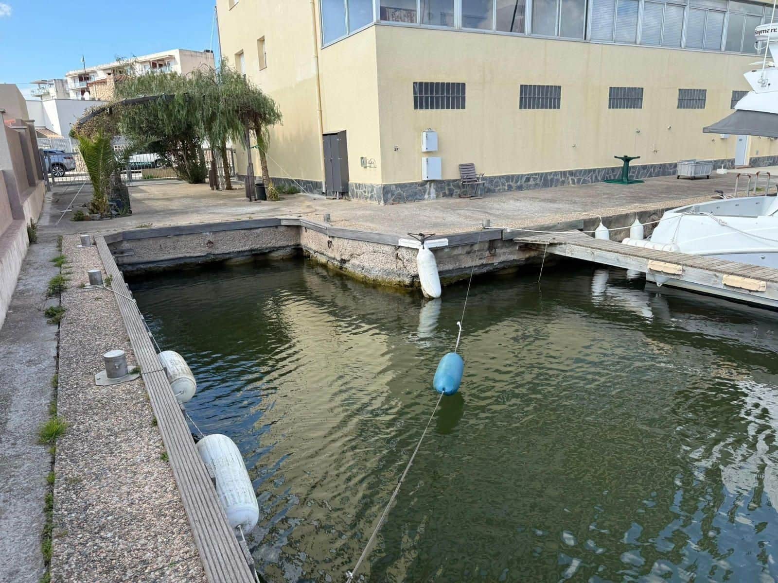 Garage for sale in Santa Margarida - € 150,000 (Ref: 9714273)