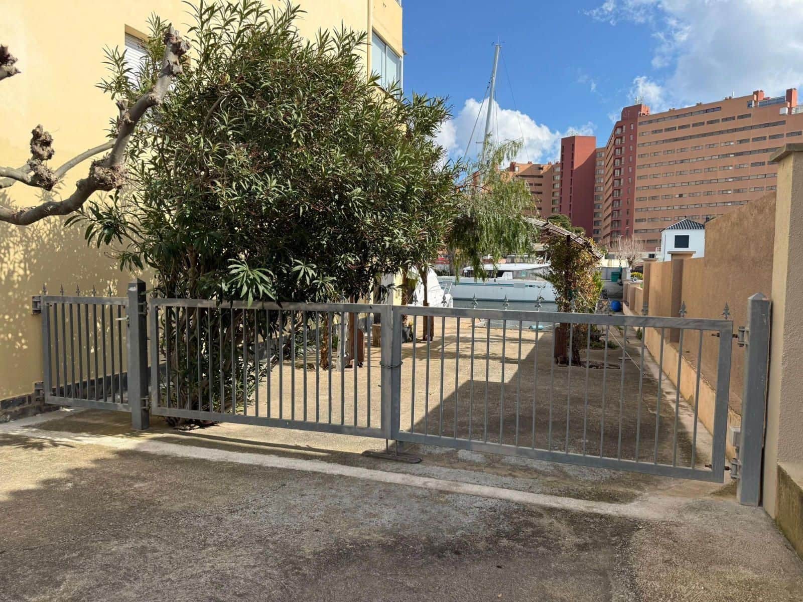 Garage for sale in Santa Margarida - € 150,000 (Ref: 9714273)