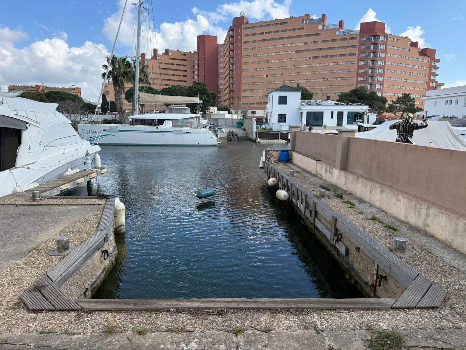 Garage for sale in Santa Margarida - € 150,000 (Ref: 9714273)