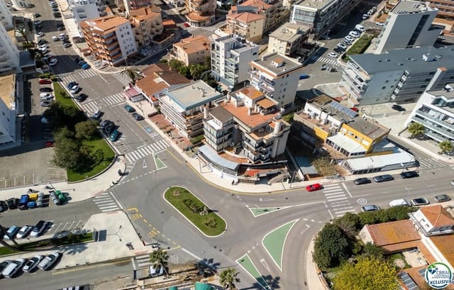 Piso de 2 habitaciones en Santa Margarida, Roses en venta con garaje - 310.000 € (Ref: 9720507)