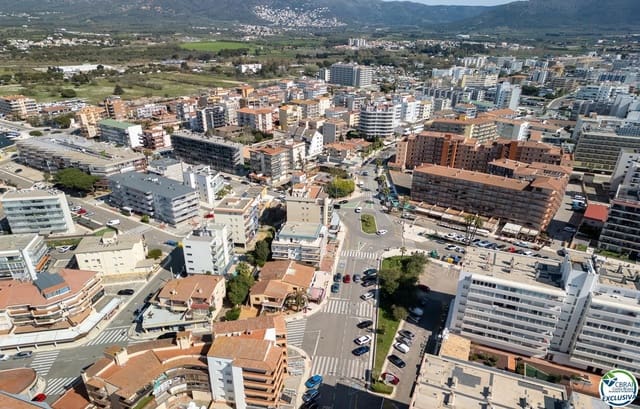 Piso de 2 habitaciones en Santa Margarida, Roses en venta con garaje - 310.000 € (Ref: 9720507)