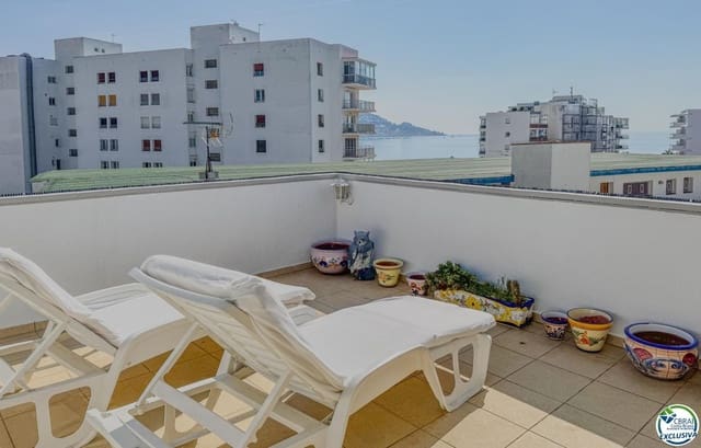 Piso de 2 habitaciones en Santa Margarida, Roses en venta con piscina garaje - 240.000 € (Ref: 9720508)