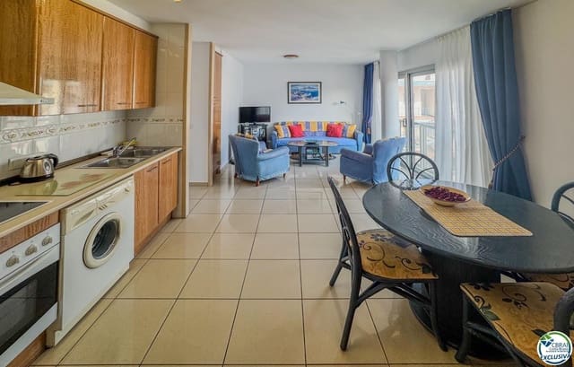 Piso de 2 habitaciones en Santa Margarida, Roses en venta con piscina garaje - 240.000 € (Ref: 9720508)