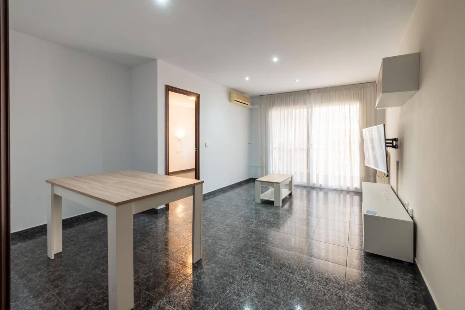 4 bedroom Flat for sale in Figueres - € 225,000 (Ref: 9720913)