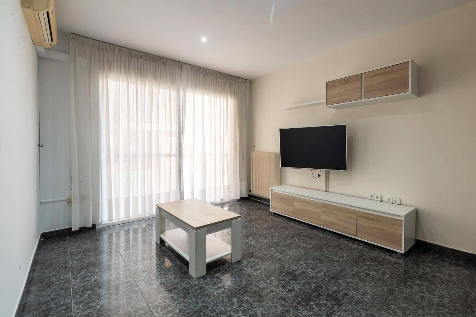 4 bedroom Flat for sale in Figueres - € 225,000 (Ref: 9720913)