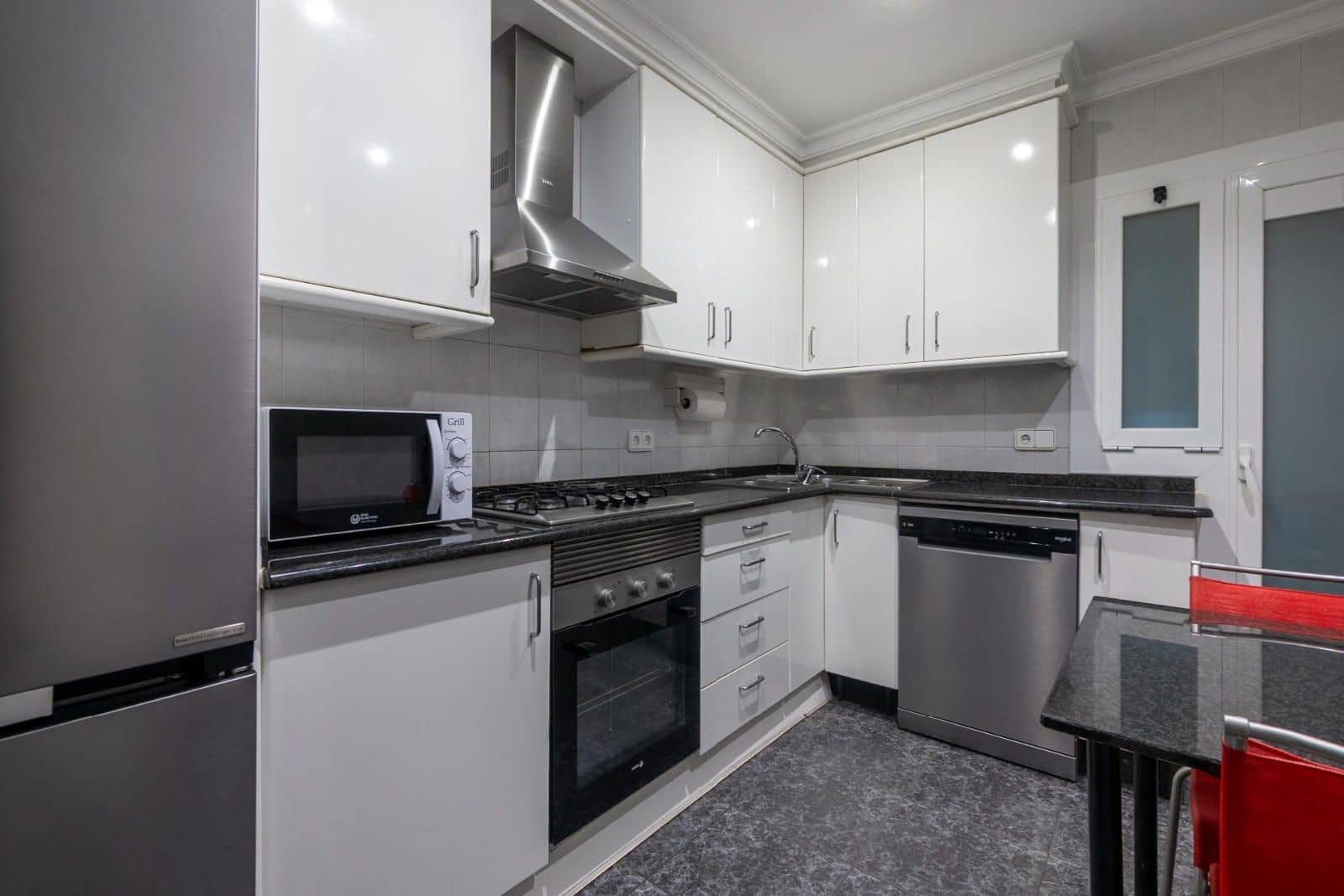 4 bedroom Flat for sale in Figueres - € 225,000 (Ref: 9720913)