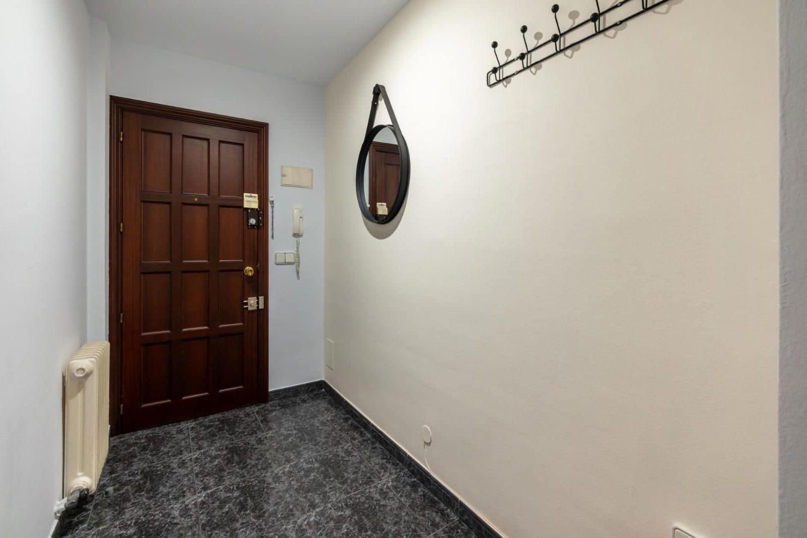 4 bedroom Flat for sale in Figueres - € 225,000 (Ref: 9720913)