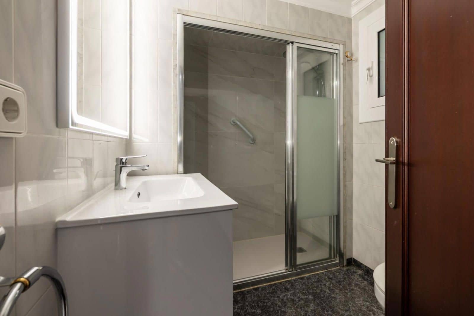 4 bedroom Flat for sale in Figueres - € 225,000 (Ref: 9720913)