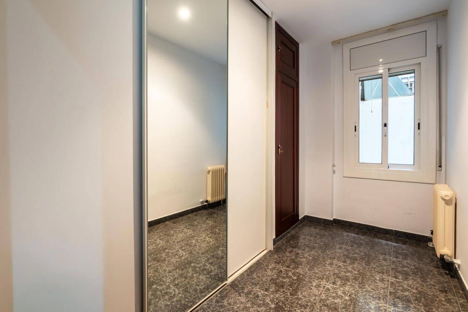 4 bedroom Flat for sale in Figueres - € 225,000 (Ref: 9720913)