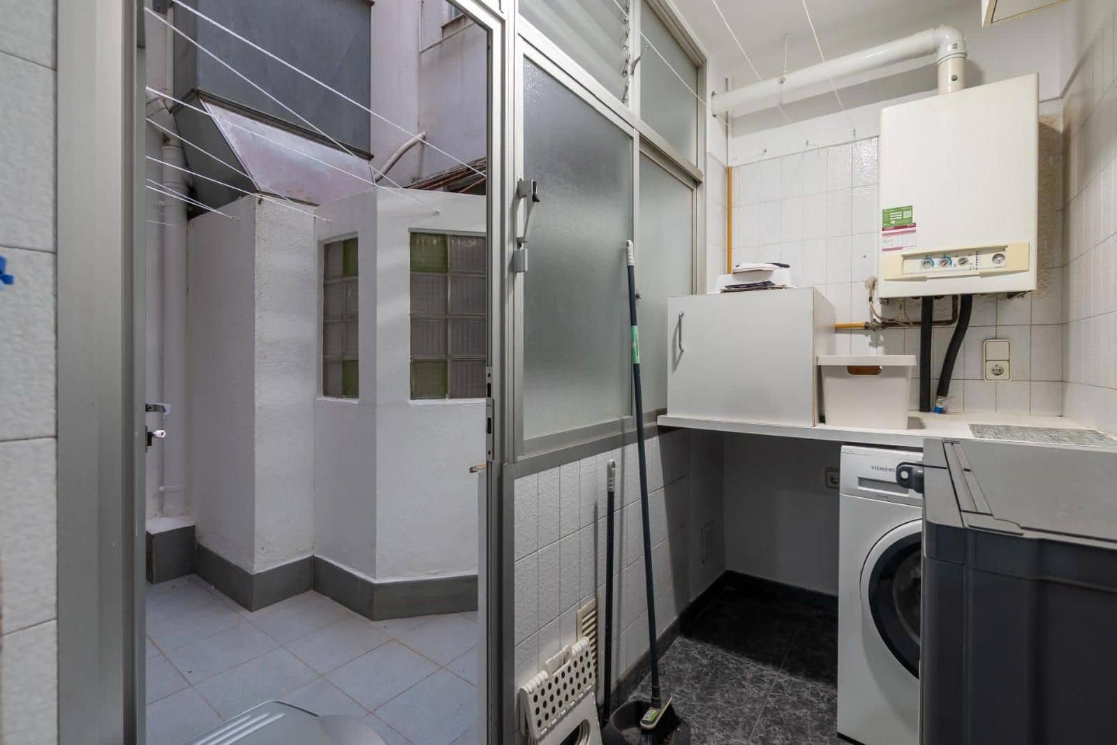 4 bedroom Flat for sale in Figueres - € 225,000 (Ref: 9720913)