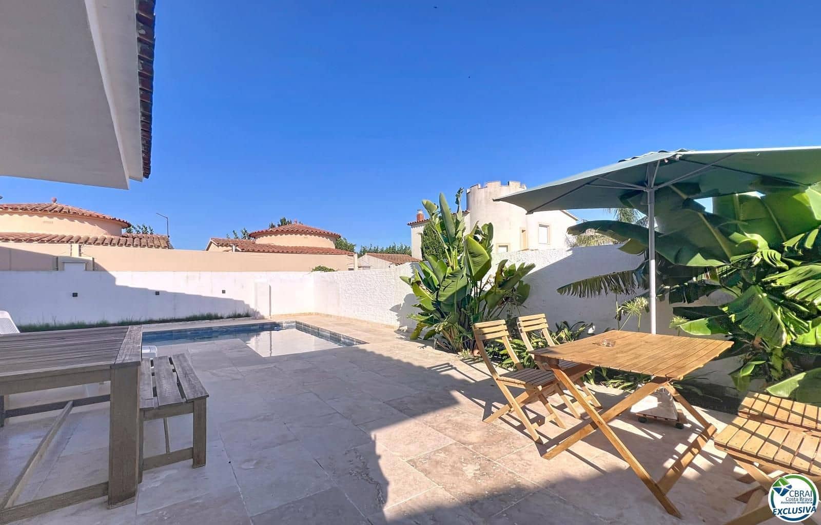 2 soveværelse Villa til salg i Empuriabrava med swimmingpool garage - € 385.000 (Ref: 9759473)