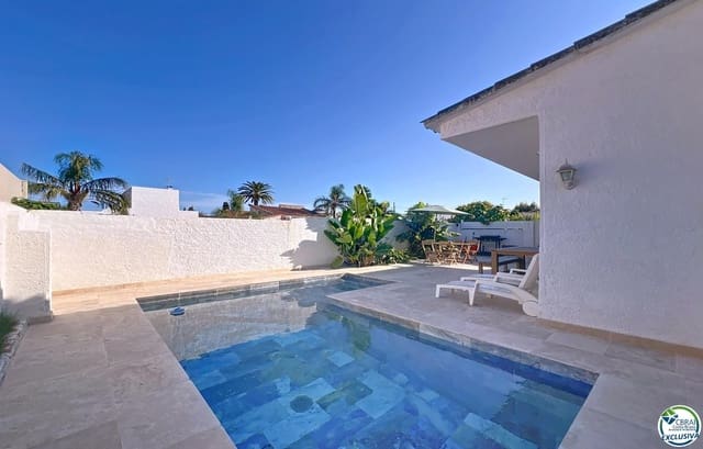 2 soveværelse Villa til salg i Empuriabrava, Castelló d'Empúries med swimmingpool garage - € 385.000 (Ref: 9759473)