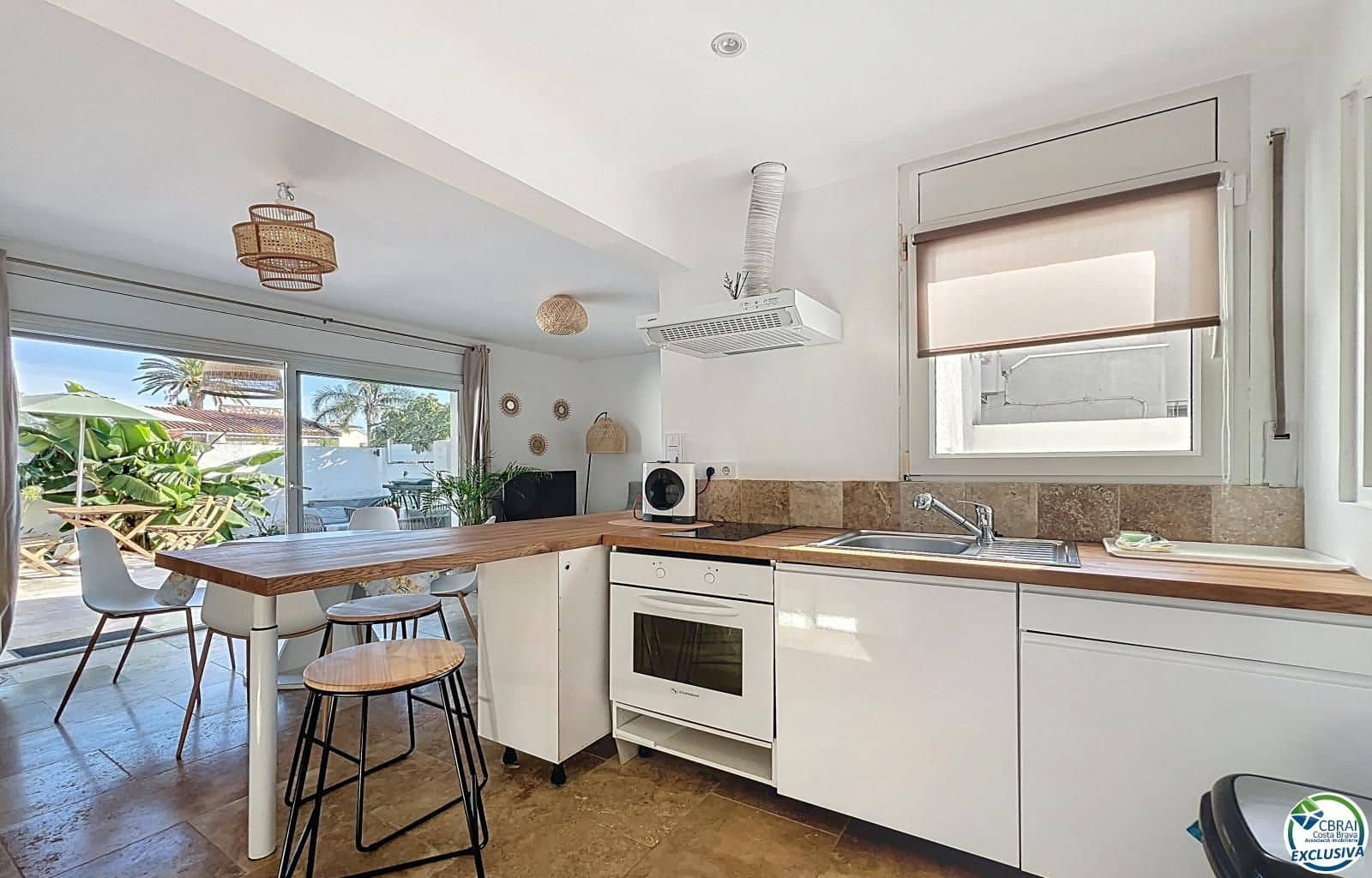 2 soveværelse Villa til salg i Empuriabrava med swimmingpool garage - € 385.000 (Ref: 9759473)