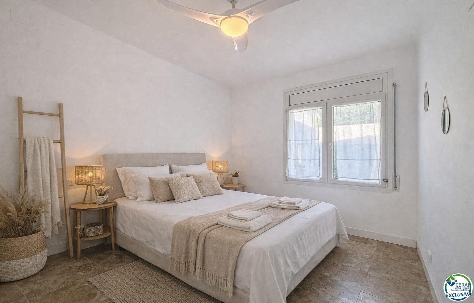 2 soveværelse Villa til salg i Empuriabrava med swimmingpool garage - € 385.000 (Ref: 9759473)