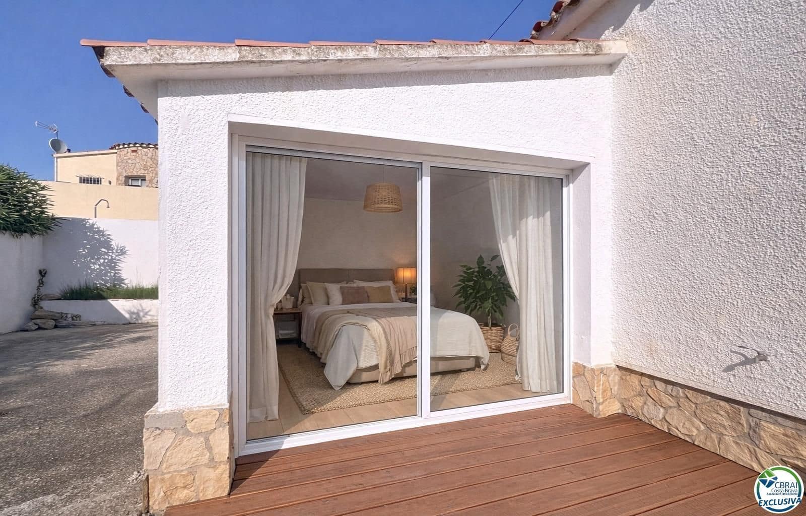 2 soveværelse Villa til salg i Empuriabrava med swimmingpool garage - € 385.000 (Ref: 9759473)