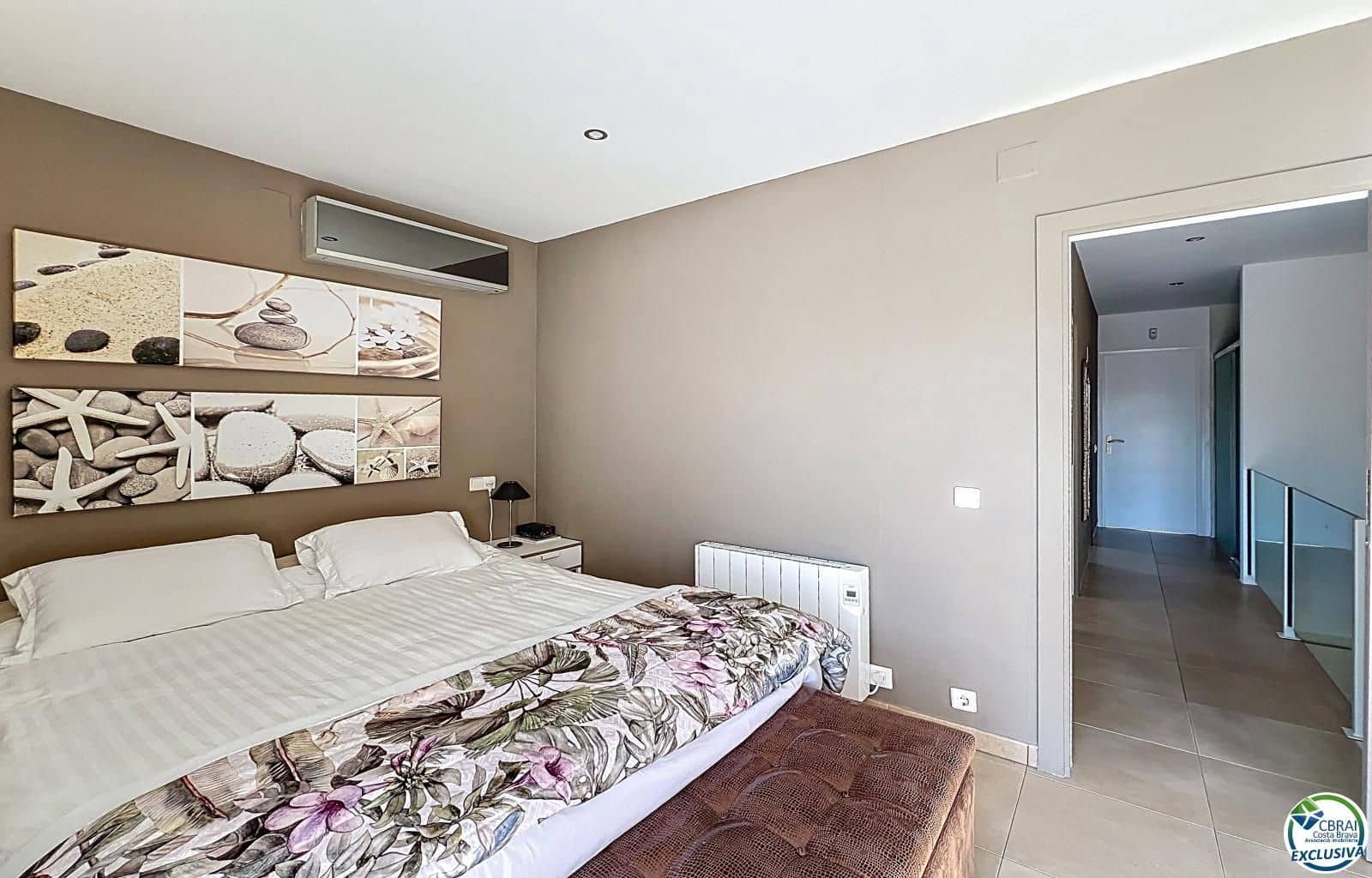 3 soveværelse Villa til salg i Empuriabrava med swimmingpool garage - € 930.000 (Ref: 9769138)