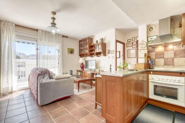 2 slaapkamer Flat te koop in Roses met zwembad - € 266.000 (Ref: 9778522)