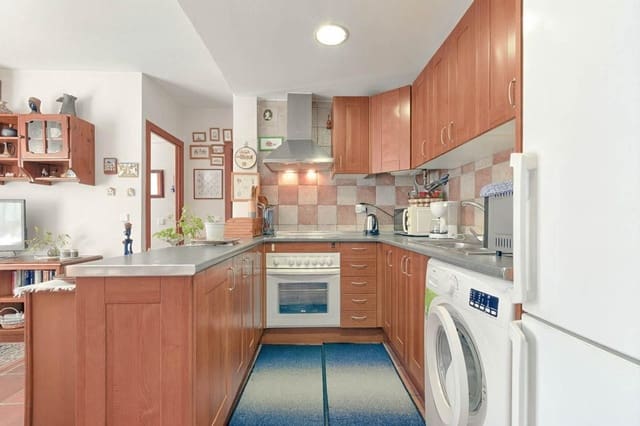 2 slaapkamer Flat te koop in Roses met zwembad - € 266.000 (Ref: 9778522)