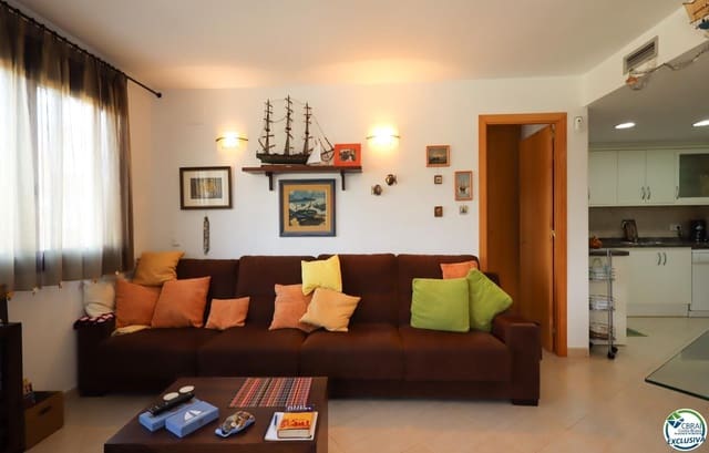 3 makuuhuone Asunto myytävänä paikassa Llançà mukana 
autotalli - 247 000 € (Ref: 9785985)