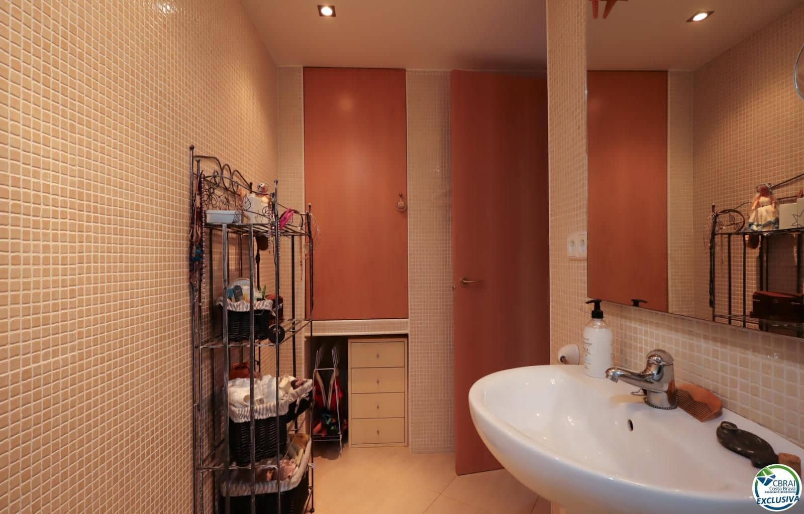 3 makuuhuone Asunto myytävänä paikassa Llanca mukana 
autotalli - 247 000 € (Ref: 9785985)