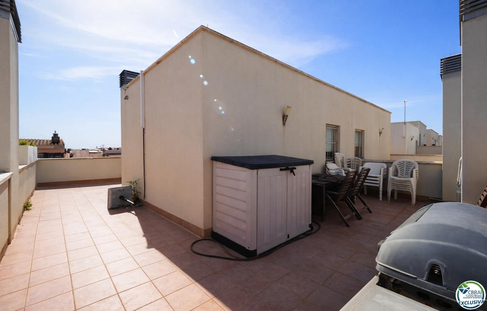 4 bedroom Flat for sale in Roses with garage - € 418,000 (Ref: 9785987)