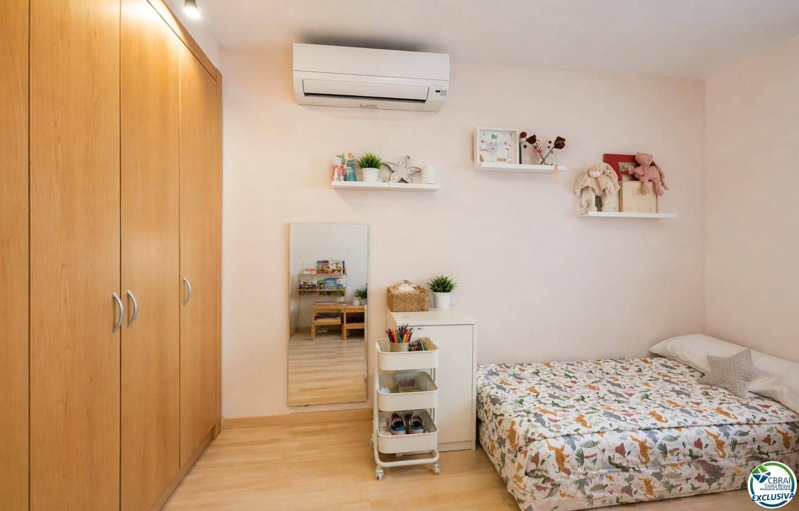 4 bedroom Flat for sale in Roses with garage - € 418,000 (Ref: 9785987)