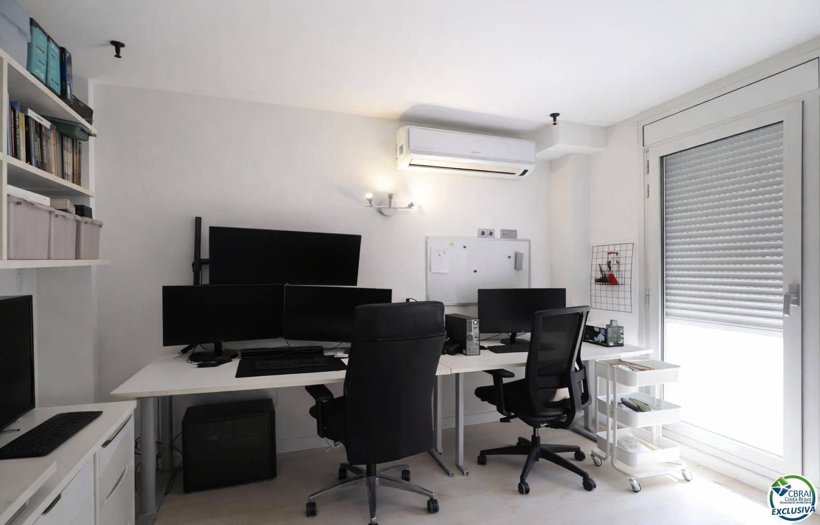 4 bedroom Flat for sale in Roses with garage - € 418,000 (Ref: 9785987)