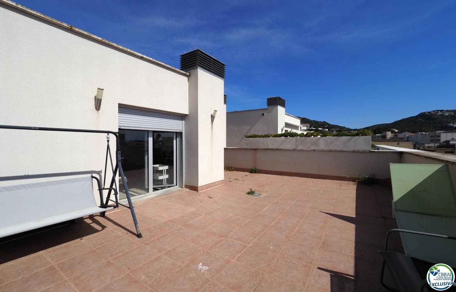 4 bedroom Flat for sale in Roses with garage - € 418,000 (Ref: 9785987)