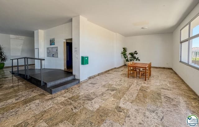 Apartamento para venda em Roses com piscina - 86 500 € (Ref: 9785988)