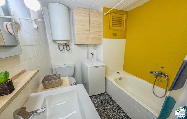 Apartamento para venda em Roses com piscina - 86 500 € (Ref: 9785988)