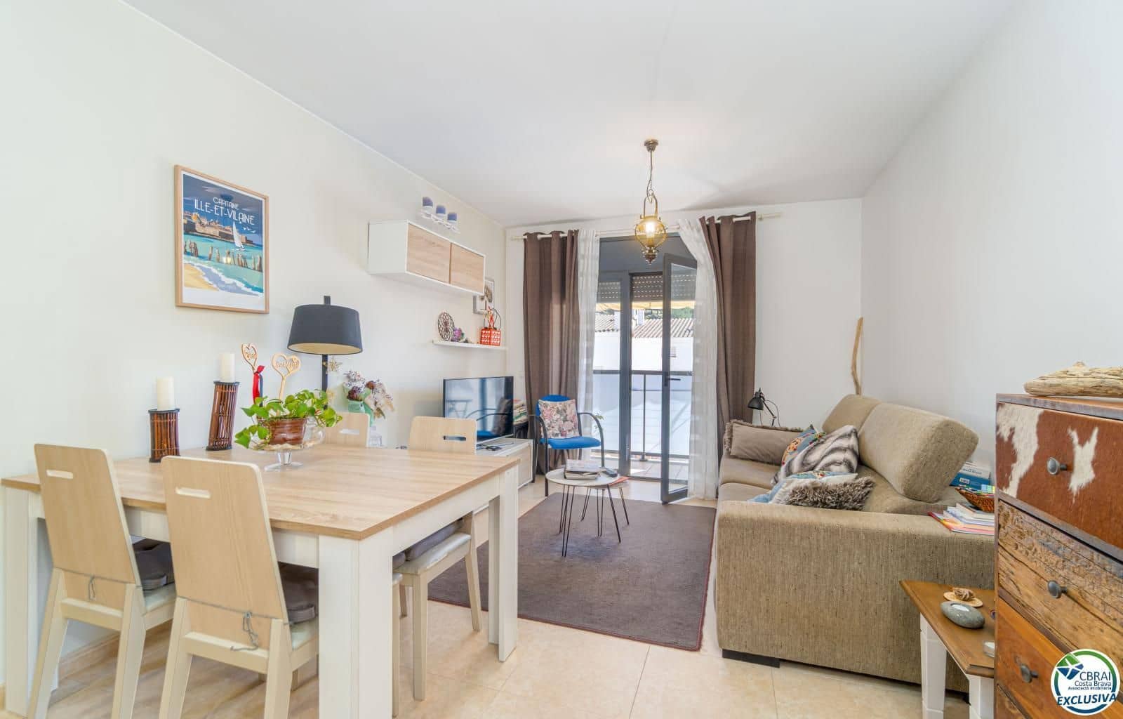 2 makuuhuone Asunto myytävänä paikassa Roses mukana uima-altaan 
autotalli - 215 000 € (Ref: 9793216)