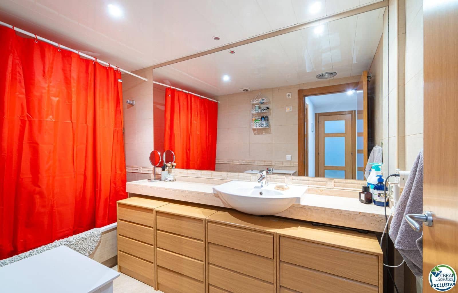 2 makuuhuone Asunto myytävänä paikassa Roses mukana uima-altaan 
autotalli - 215 000 € (Ref: 9793216)