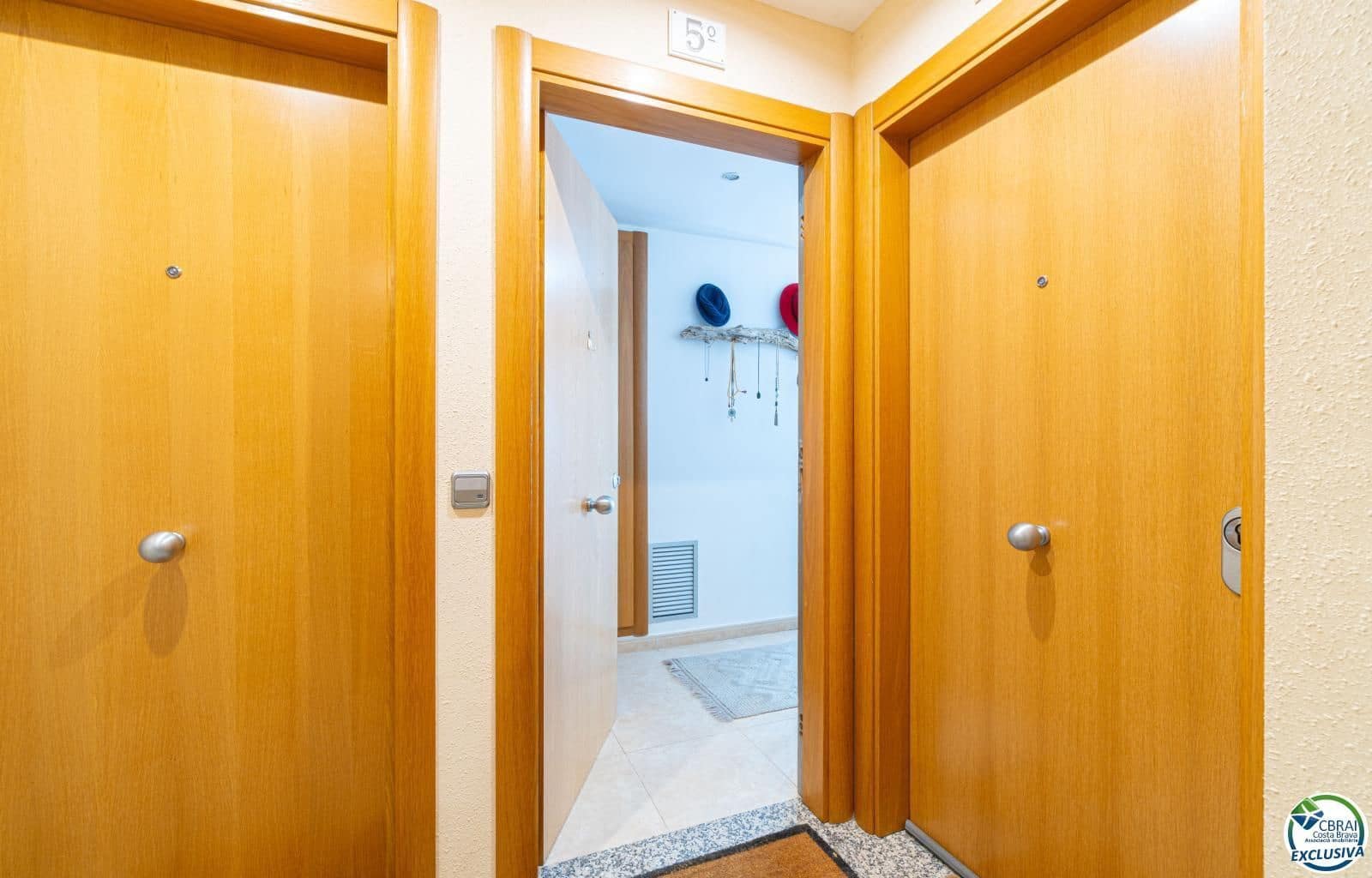 2 makuuhuone Asunto myytävänä paikassa Roses mukana uima-altaan 
autotalli - 215 000 € (Ref: 9793216)